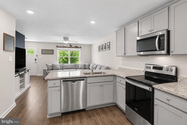 18049 JACKSON DR, Bowling Green, VA 22427