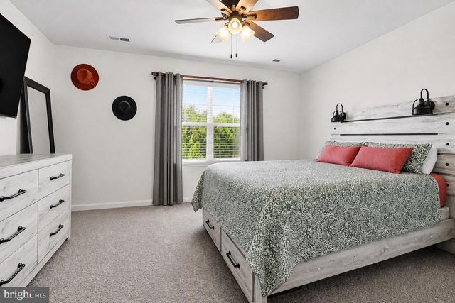 18049 JACKSON DR, Bowling Green, VA 22427