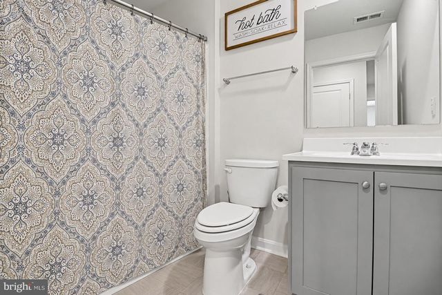 18049 JACKSON DR, Bowling Green, VA 22427
