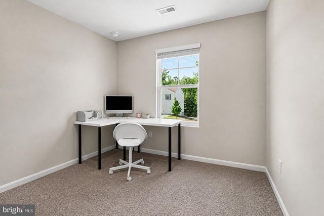 18049 JACKSON DR, Bowling Green, VA 22427