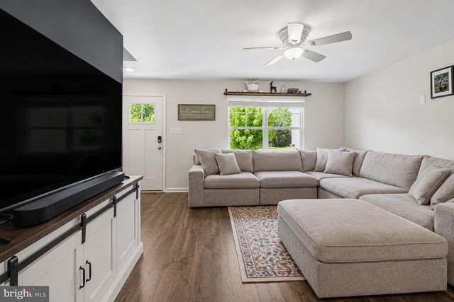 18049 JACKSON DR, Bowling Green, VA 22427