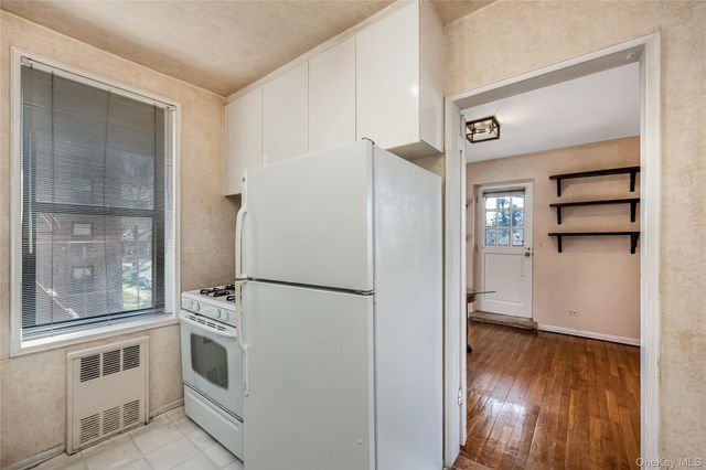 8035 Springfield Boulevard 3C, Bellerose Manor, NY 11427