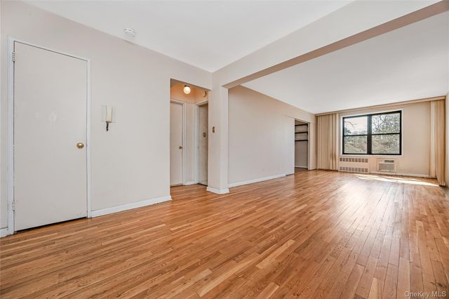 8035 Springfield Boulevard 3C, Bellerose Manor, NY 11427