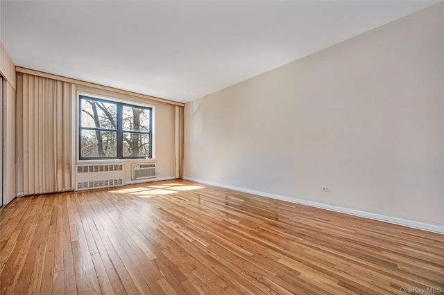 8035 Springfield Boulevard 3C, Bellerose Manor, NY 11427