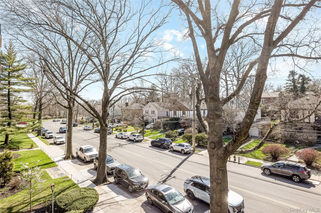 8035 Springfield Boulevard 3C, Bellerose Manor, NY 11427