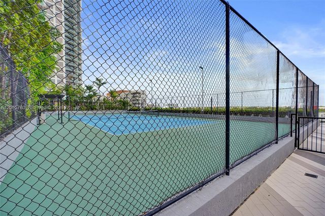 121 NE 34th Street 2705, Miami, FL 33137