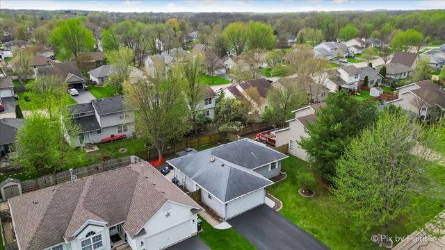 710 Redwood Court, Genoa, IL 60135