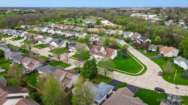 710 Redwood Court, Genoa, IL 60135