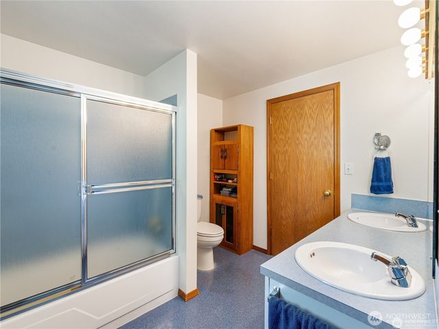 1205 S Walnut Street, Burlington, WA 98233