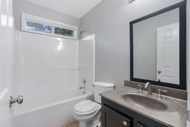 185 Oak St, Clarksville, TN 37042