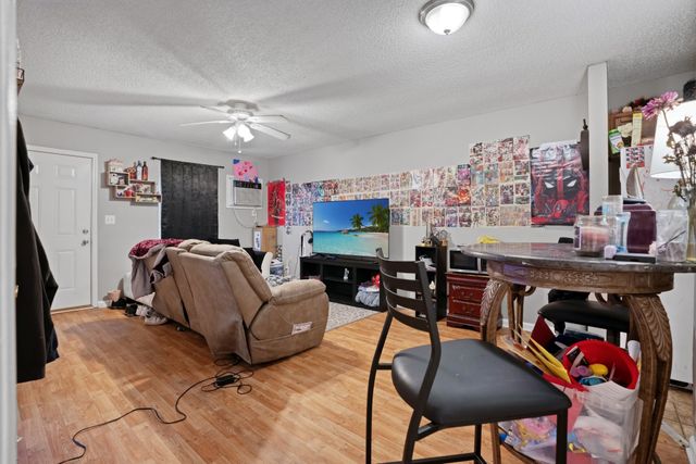 185 Oak St, Clarksville, TN 37042