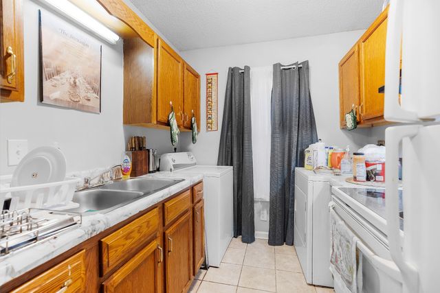 185 Oak St, Clarksville, TN 37042