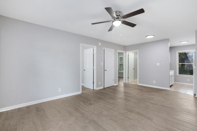 185 Oak St, Clarksville, TN 37042