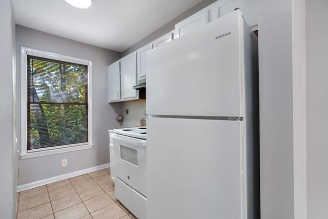 185 Oak St, Clarksville, TN 37042