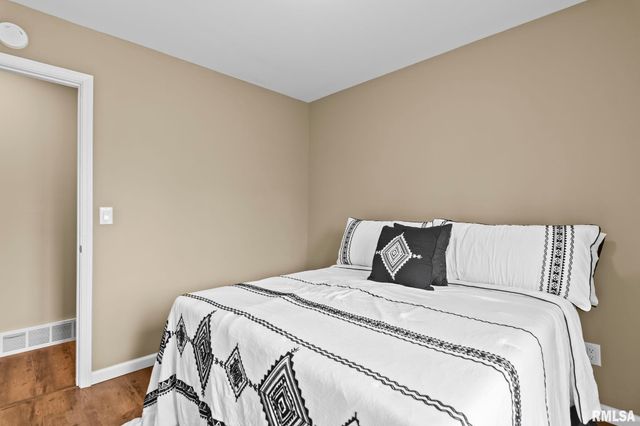 49 Bellerive Road, Springfield, IL 62704