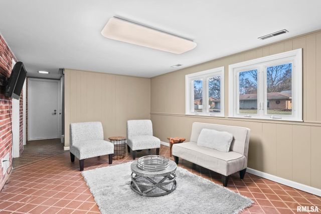 49 Bellerive Road, Springfield, IL 62704