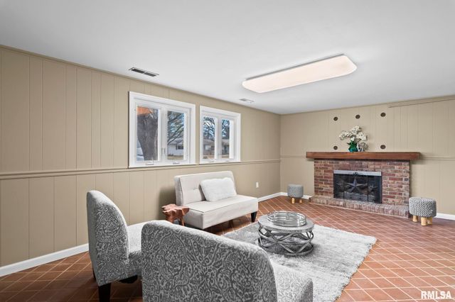 49 Bellerive Road, Springfield, IL 62704