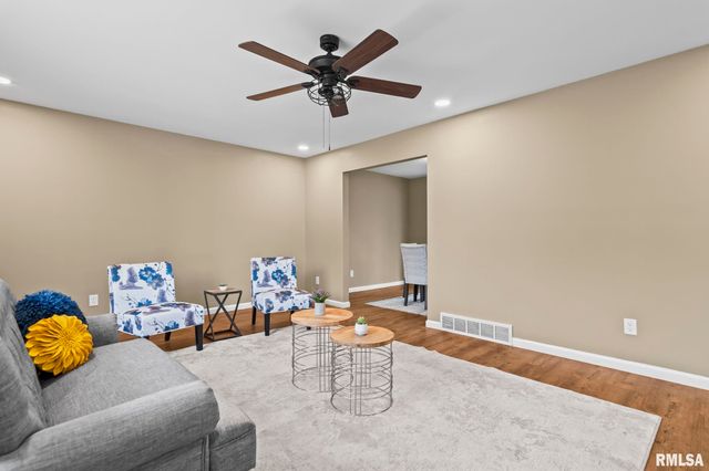 49 Bellerive Road, Springfield, IL 62704