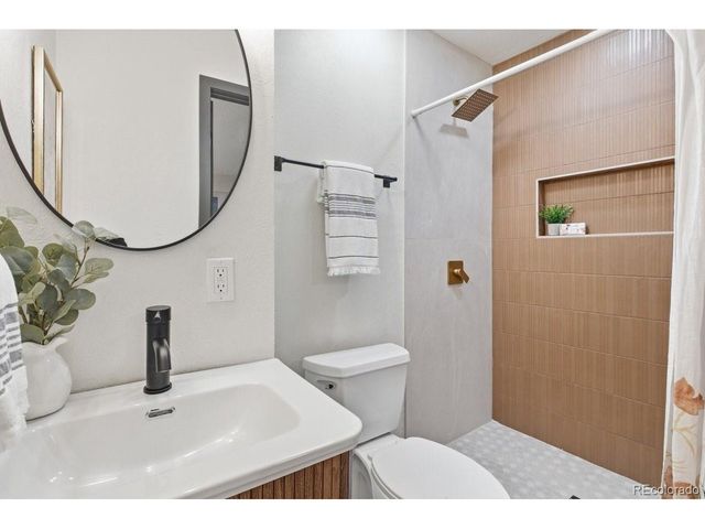 6416 Welch Ct, Arvada, CO 80004
