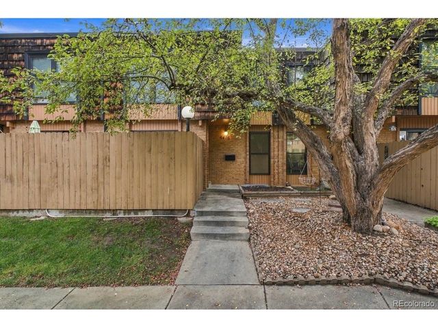 6416 Welch Ct, Arvada, CO 80004