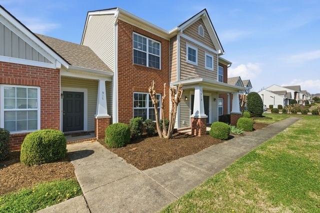 919 Seven Oaks Blvd, Smyrna, TN 37167