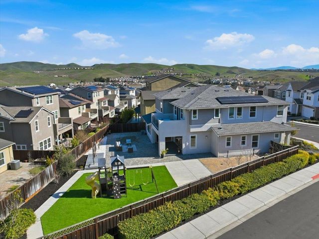 4293 4293 Oak Knoll Dr, Dublin, CA 94568