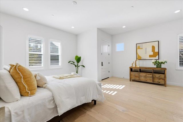 4293 4293 Oak Knoll Dr, Dublin, CA 94568