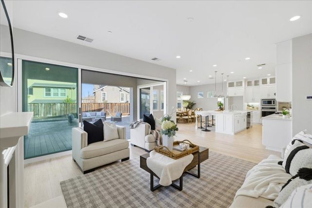 4293 4293 Oak Knoll Dr, Dublin, CA 94568