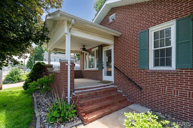 100 W 3rd Street, Hartford, IL 62048