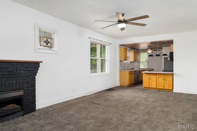 100 W 3rd Street, Hartford, IL 62048