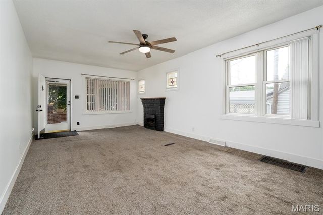 100 W 3rd Street, Hartford, IL 62048