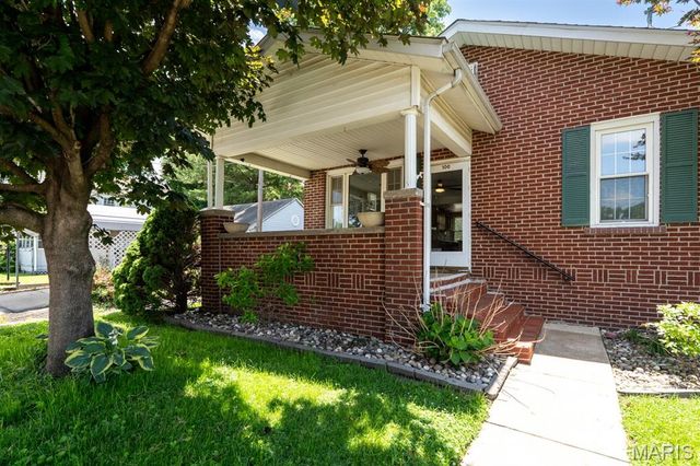 100 W 3rd Street, Hartford, IL 62048