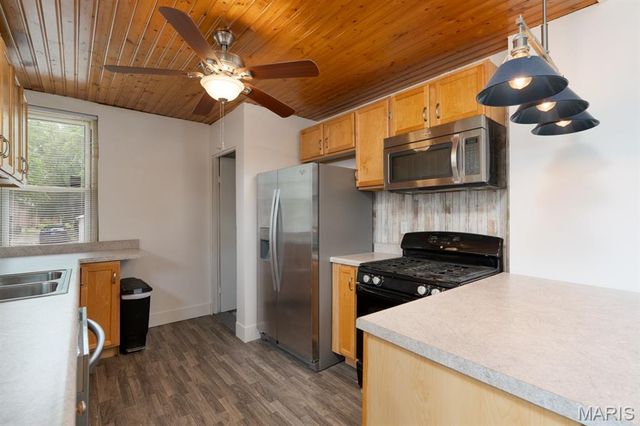 100 W 3rd Street, Hartford, IL 62048