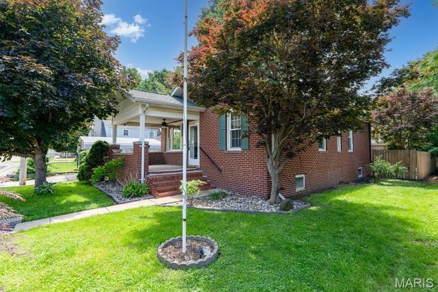 100 W 3rd Street, Hartford, IL 62048
