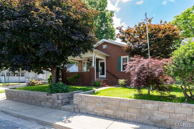 100 W 3rd Street, Hartford, IL 62048