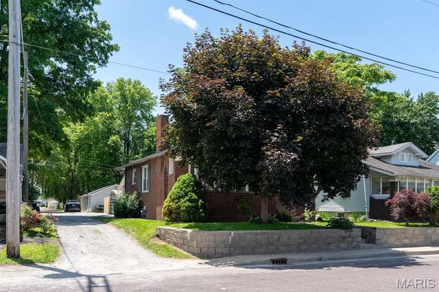 100 W 3rd Street, Hartford, IL 62048