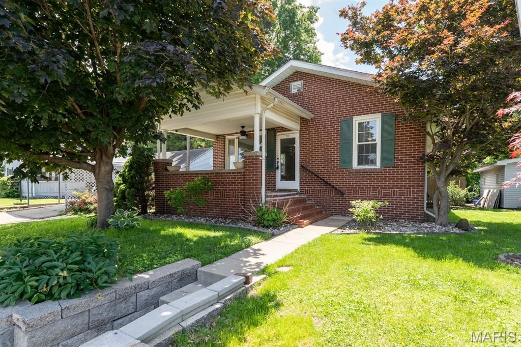 100 W 3rd Street, Hartford, IL 62048