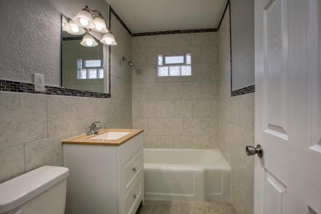 5908 Thomas Avenue S, Minneapolis, MN 55410