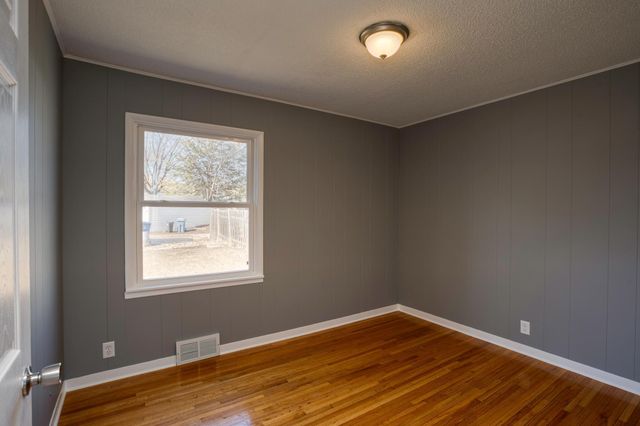 5908 Thomas Avenue S, Minneapolis, MN 55410