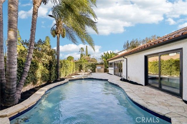 22925 Styles, Woodland Hills (los Angeles), CA 91367