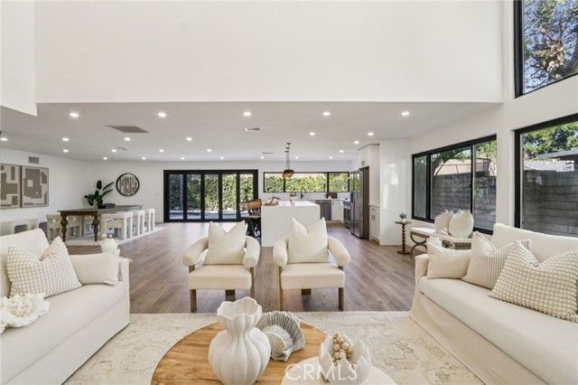22925 Styles, Woodland Hills (los Angeles), CA 91367
