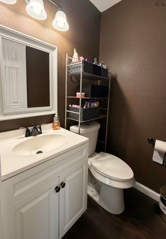 1009 W LOUISA AVENUE, Iowa Park, TX 76365