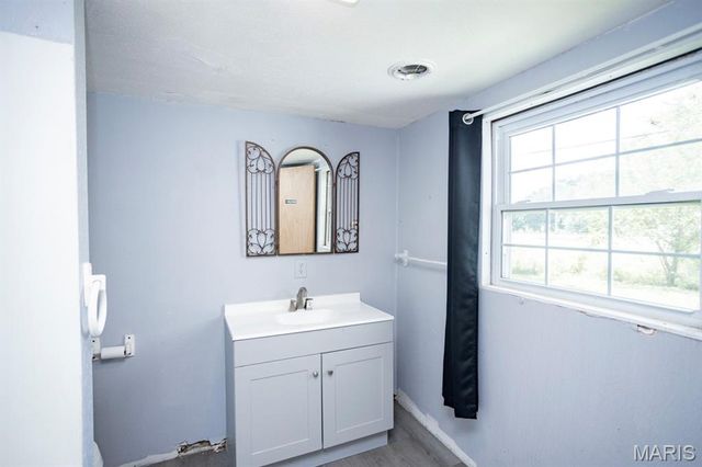 200 S Frisco, Crocker, MO 65452