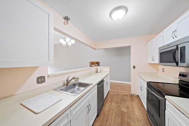 90 Sea St 120, Weymouth, MA 02191
