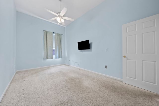 90 Sea St 120, Weymouth, MA 02191