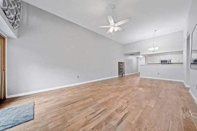 90 Sea St 120, Weymouth, MA 02191