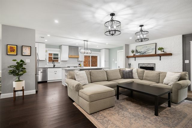 1404 Oakhill Drive, Plano, TX 75075
