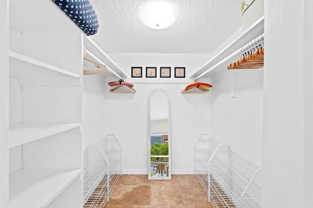 3000 E Sunrise Blvd 2E, Fort Lauderdale, FL 33304