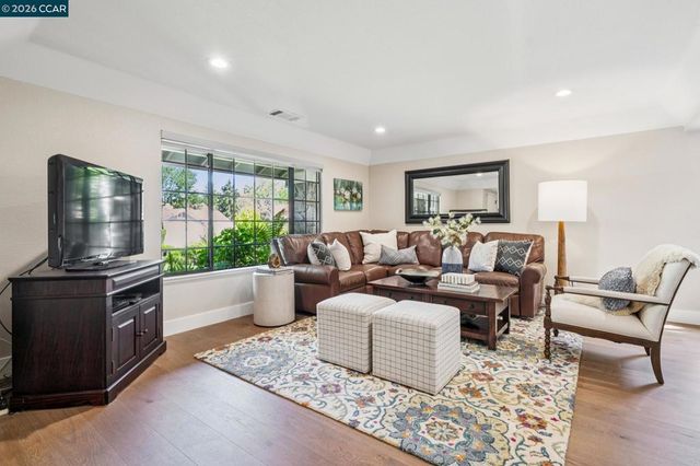 736 Twinview Pl, Pleasant Hill, CA 94523