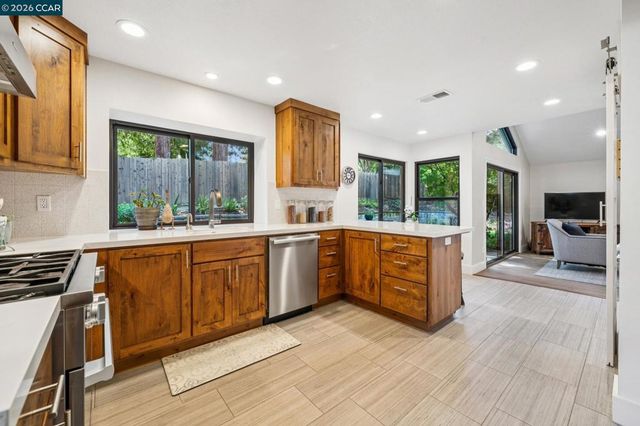 736 Twinview Pl, Pleasant Hill, CA 94523